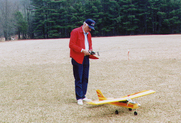 Joel preparing to fly HeadMaster Sport 40